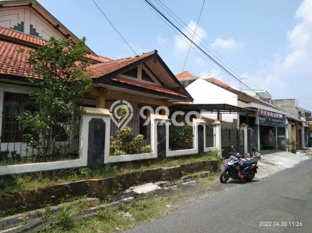 Rumah Luxury Modern Tanpa Renovasi di Kepunton Surakarta Rumah Luxury Modern Tanpa Renovasi di Kepunton Surakarta