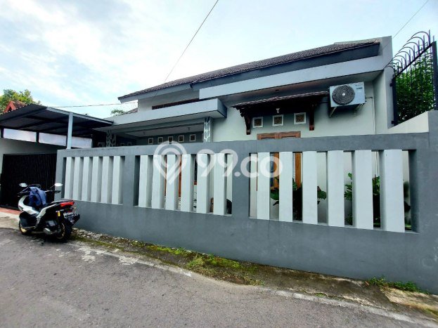 Jual Rumah Bagus Siap Huni LB 120m2 di Banjarsari, Surakarta Jual Rumah Bagus Siap Huni LB 120m2 di Banjarsari, Surakarta