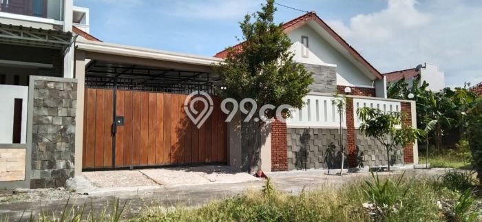 Rumah Premium di Laweyan, 2 KM, Area Tenang, LT 168m² LB 145m² Rumah Premium di Laweyan, 2 KM, Area Tenang, LT 168m² LB 145m²