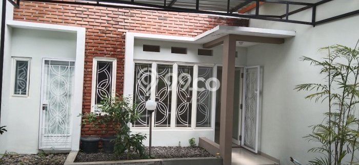 Rumah Premium di Laweyan, 2 KM, Area Tenang, LT 168m² LB 145m² Rumah Premium di Laweyan, 2 KM, Area Tenang, LT 168m² LB 145m²