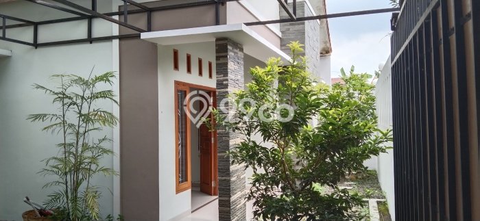 Rumah Premium di Laweyan, 2 KM, Area Tenang, LT 168m² LB 145m² Rumah Premium di Laweyan, 2 KM, Area Tenang, LT 168m² LB 145m²