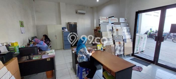 AREA KOMERSIAL! Gudang Kawasan Colomadu, Luas 600m², Posisi Premium AREA KOMERSIAL! Gudang Kawasan Colomadu, Luas 600m², Posisi Premium