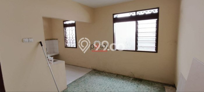 Rumah Strategis Modern Lb 200m2 di Laweyan, Surakarta Rumah Strategis Modern Lb 200m2 di Laweyan, Surakarta