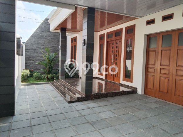 Hot Offer Hunian Mewah Ideal dan Luas di Banjarsari, Surakarta Hot Offer Hunian Mewah Ideal dan Luas di Banjarsari, Surakarta