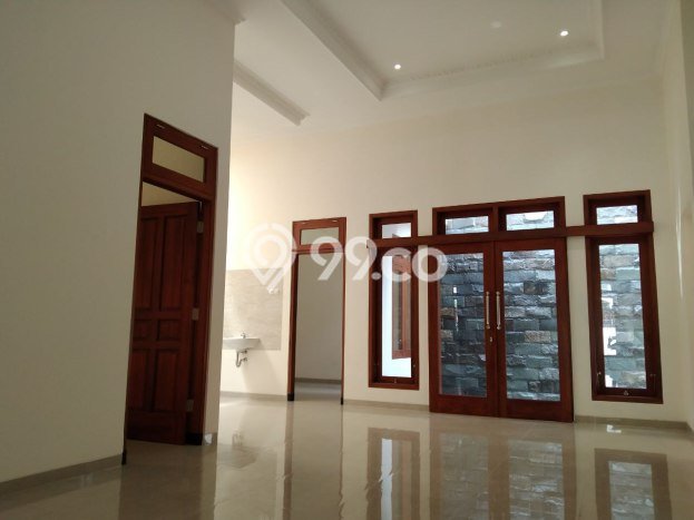 Hot Offer Hunian Mewah Ideal dan Luas di Banjarsari, Surakarta Hot Offer Hunian Mewah Ideal dan Luas di Banjarsari, Surakarta