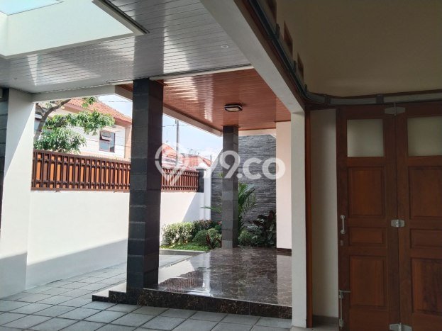 Hot Offer Hunian Mewah Ideal dan Luas di Banjarsari, Surakarta Hot Offer Hunian Mewah Ideal dan Luas di Banjarsari, Surakarta