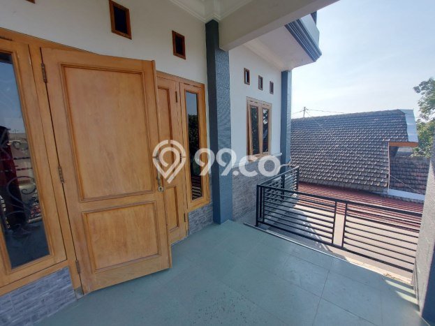 Dijual Cepat Rumah Bagus Siap Huni LB 150m2 di Banjarsari, Surakarta Dijual Cepat Rumah Bagus Siap Huni LB 150m2 di Banjarsari, Surakarta
