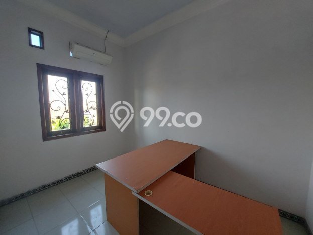 Dijual Cepat Rumah Bagus Siap Huni LB 150m2 di Banjarsari, Surakarta Dijual Cepat Rumah Bagus Siap Huni LB 150m2 di Banjarsari, Surakarta