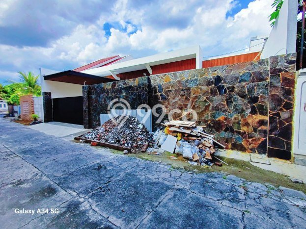 Rumah Eksklusif Dijual LT 331m2 di Banjarsari, Solo Rumah Eksklusif Dijual LT 331m2 di Banjarsari, Solo