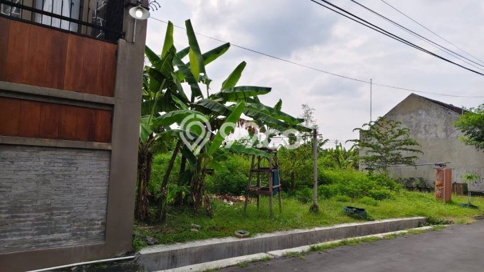 Lahan untuk Dijual di Colomadu Karanganyar Luas 102m2 Lahan untuk Dijual di Colomadu Karanganyar Luas 102m2