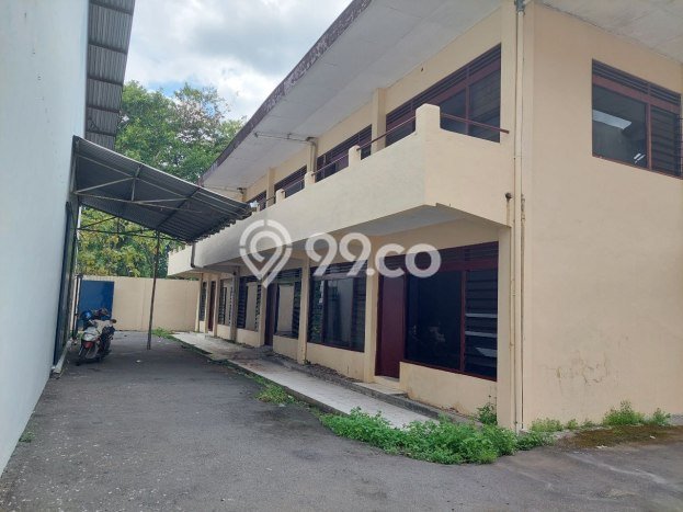 Area Ramai! Gudang Dijual di Kartasura untuk Bisnis Luas Bangunan 2000m2 Area Ramai! Gudang Dijual di Kartasura untuk Bisnis Luas Bangunan 2000m2