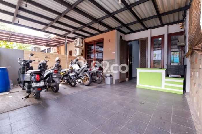 Kost Dijual di Pulomas dengan 14 KT dan Luas 320m2 Kost Dijual di Pulomas dengan 14 KT dan Luas 320m2