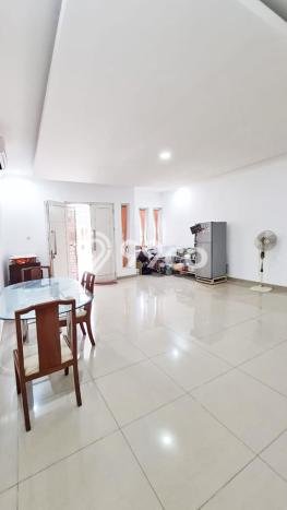 Siap Huni Hunian Elit 5 Kamar di Kebon Jeruk Dekat ke Mana Pun Siap Huni Hunian Elit 5 Kamar di Kebon Jeruk Dekat ke Mana Pun