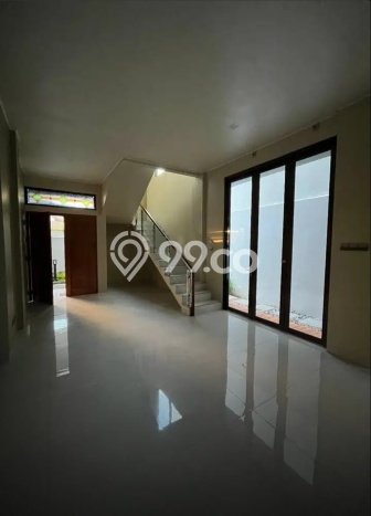 Rumah Elit Modern Tanpa Renovasi di Kav DKI Jakarta Barat Rumah Elit Modern Tanpa Renovasi di Kav DKI Jakarta Barat
