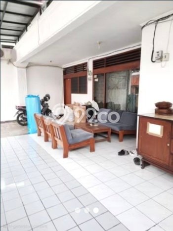 Siap Huni Rumah Mewah 12 Kamar di Kebayoran Baru Dekat ke Mana Saja Siap Huni Rumah Mewah 12 Kamar di Kebayoran Baru Dekat ke Mana Saja