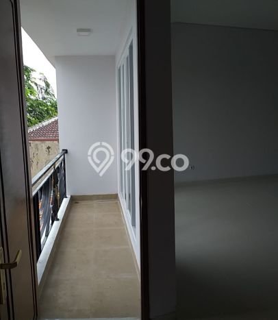Unit Ruko disewakan di Kebon Jeruk Jakarta Barat dengan LT 180m2 / LB 270m2 Unit Ruko disewakan di Kebon Jeruk Jakarta Barat dengan LT 180m2 / LB 270m2