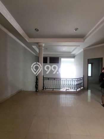Disewakan! Rumah 4 Kamar Tidur &
2 Kamar Mandi di Permata Buana, Jakarta Barat Disewakan! Rumah 4 Kamar Tidur &
2 Kamar Mandi di Permata Buana, Jakarta Barat