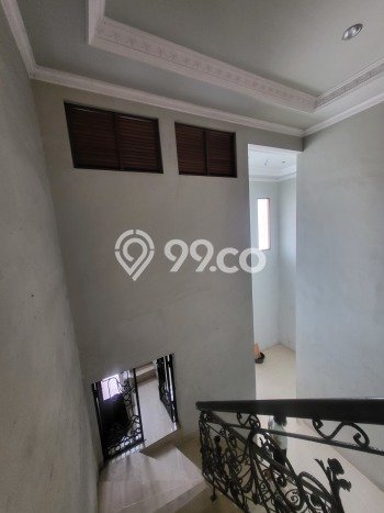 Disewakan! Rumah 4 Kamar Tidur &
2 Kamar Mandi di Permata Buana, Jakarta Barat Disewakan! Rumah 4 Kamar Tidur &
2 Kamar Mandi di Permata Buana, Jakarta Barat