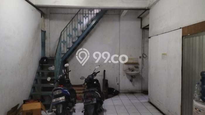 For Sale! Premium House LT 302m2 Desain Elegan di Pasar Baru For Sale! Premium House LT 302m2 Desain Elegan di Pasar Baru