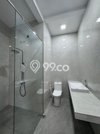 Hunian Elit LB 250m2 Siap Pakai Desain Elegan di Citraland, Surabaya Hunian Elit LB 250m2 Siap Pakai Desain Elegan di Citraland, Surabaya
