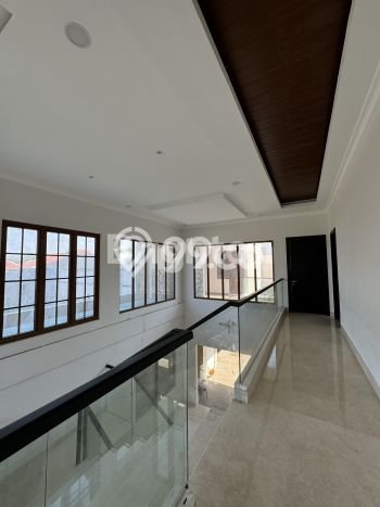 Jual Rumah Luas Megah Dengan View Eksklusif di Citraland, Surabaya Jual Rumah Luas Megah Dengan View Eksklusif di Citraland, Surabaya
