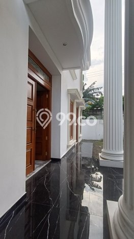 Siap Huni Rumah Mewah 7 Kamar di Serpong Dekat ke Mana Pun Siap Huni Rumah Mewah 7 Kamar di Serpong Dekat ke Mana Pun
