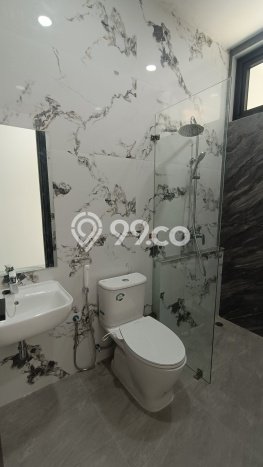 Rumah Eksklusif Siap Huni LT 250m2 di Serpong, Tangerang Selatan Rumah Eksklusif Siap Huni LT 250m2 di Serpong, Tangerang Selatan