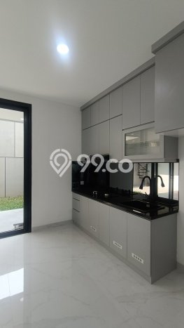 Rumah Eksklusif Siap Huni LT 250m2 di Serpong, Tangerang Selatan Rumah Eksklusif Siap Huni LT 250m2 di Serpong, Tangerang Selatan