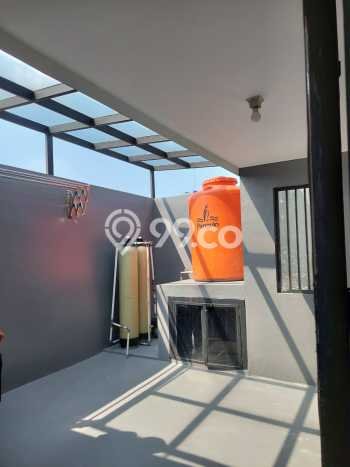For Sale Rumah 6 Kamar Lokasi Ideal Bagus dan Strategis di Serpong For Sale Rumah 6 Kamar Lokasi Ideal Bagus dan Strategis di Serpong