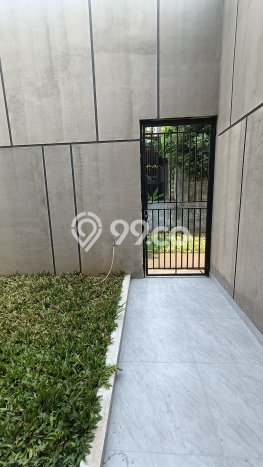 Rumah Eksklusif Siap Huni LT 250m2 di Serpong, Tangerang Selatan Rumah Eksklusif Siap Huni LT 250m2 di Serpong, Tangerang Selatan