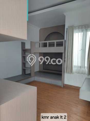 For Sale Rumah 6 Kamar Lokasi Ideal Bagus dan Strategis di Serpong For Sale Rumah 6 Kamar Lokasi Ideal Bagus dan Strategis di Serpong