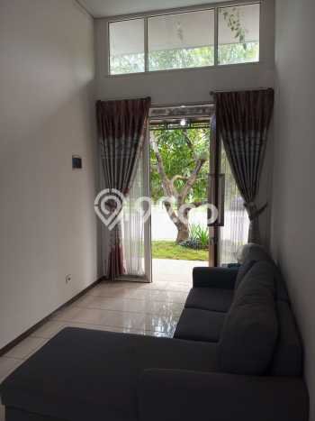 Disewakan! Rumah 3 Kamar Tidur &
1 Kamar Mandi di Kota Baru Parahyangan, Bandung Disewakan! Rumah 3 Kamar Tidur &
1 Kamar Mandi di Kota Baru Parahyangan, Bandung