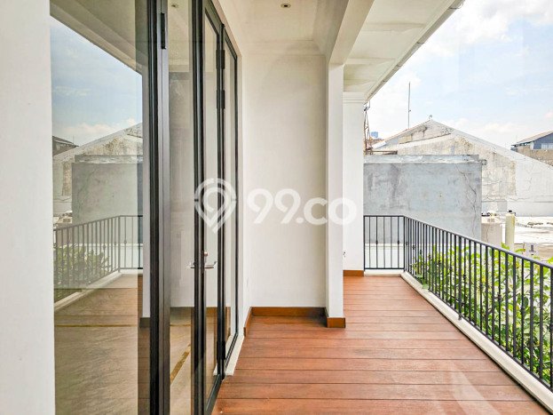 HOT DEAL! Jual Rumah Premium area Kebayoran Baru, Jakarta Selatan, LT 342m² Luas Bangunan 865m² HOT DEAL! Jual Rumah Premium area Kebayoran Baru, Jakarta Selatan, LT 342m² Luas Bangunan 865m²