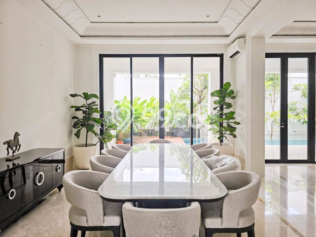 HOT DEAL! Jual Rumah Premium area Kebayoran Baru, Jakarta Selatan, LT 342m² Luas Bangunan 865m² HOT DEAL! Jual Rumah Premium area Kebayoran Baru, Jakarta Selatan, LT 342m² Luas Bangunan 865m²