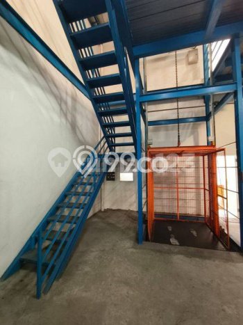 Gudang di , Luas 830m2m², Akses Utama, Siap Operasional Gudang di , Luas 830m2m², Akses Utama, Siap Operasional