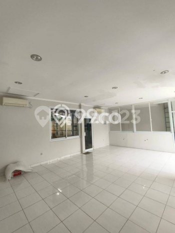 Gudang di , Luas 830m2m², Akses Utama, Siap Operasional Gudang di , Luas 830m2m², Akses Utama, Siap Operasional