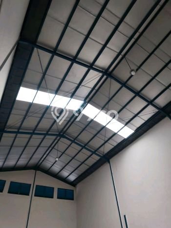Gudang Disewa di Tangerang dengan LB 216m2 Area Komersial Ramai Gudang Disewa di Tangerang dengan LB 216m2 Area Komersial Ramai