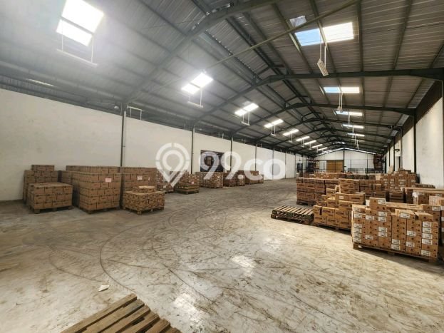 Gudang Disewa di Tangerang dengan LB 12261m2 Area Komersial Ramai Gudang Disewa di Tangerang dengan LB 12261m2 Area Komersial Ramai