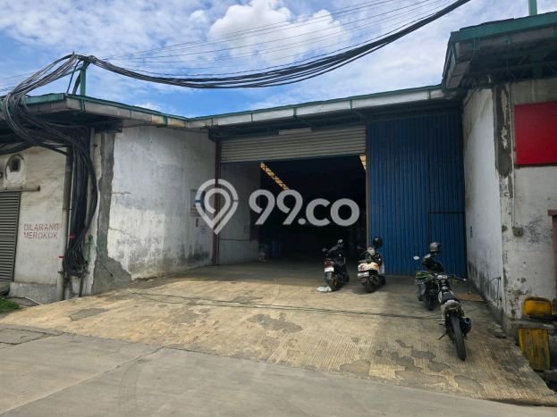 Unit Gudang Disewakan di Jatake di Area Ramai & Strategis Unit Gudang Disewakan di Jatake di Area Ramai & Strategis