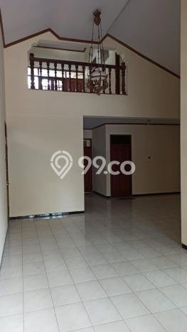 HARGA TERBAIK! Rumah di Waru, 4 KM, Lingkungan Asri, Luas 200m2m² Bangunan 200m2m² HARGA TERBAIK! Rumah di Waru, 4 KM, Lingkungan Asri, Luas 200m2m² Bangunan 200m2m²