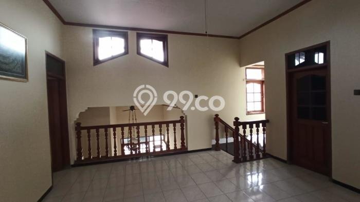 HARGA TERBAIK! Rumah di Waru, 4 KM, Lingkungan Asri, Luas 200m2m² Bangunan 200m2m² HARGA TERBAIK! Rumah di Waru, 4 KM, Lingkungan Asri, Luas 200m2m² Bangunan 200m2m²