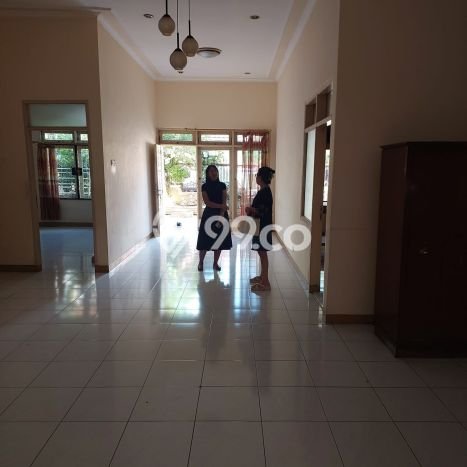 Rumah Eksklusif Siap Huni LT 200m2 di Sukolilo, Surabaya Rumah Eksklusif Siap Huni LT 200m2 di Sukolilo, Surabaya