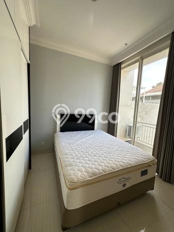 Rumah Elit Modern Tanpa Renovasi di Pakuwon Surabaya Rumah Elit Modern Tanpa Renovasi di Pakuwon Surabaya