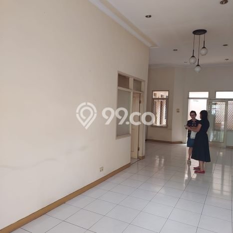 Rumah Eksklusif Siap Huni LT 200m2 di Sukolilo, Surabaya Rumah Eksklusif Siap Huni LT 200m2 di Sukolilo, Surabaya