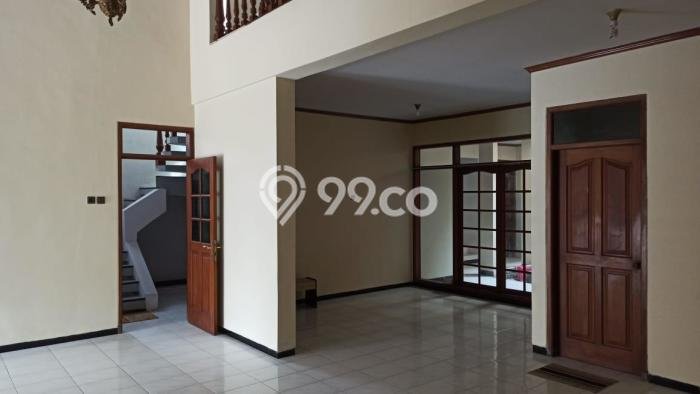 HARGA TERBAIK! Rumah di Waru, 4 KM, Lingkungan Asri, Luas 200m2m² Bangunan 200m2m² HARGA TERBAIK! Rumah di Waru, 4 KM, Lingkungan Asri, Luas 200m2m² Bangunan 200m2m²