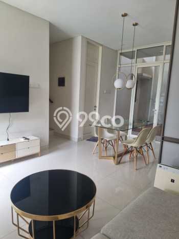 Ready to Use! Luxury House LT 112m2 Desain Modern di Pakuwon Ready to Use! Luxury House LT 112m2 Desain Modern di Pakuwon