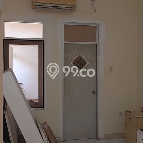 Rumah Eksklusif Siap Huni LT 200m2 di Sukolilo, Surabaya Rumah Eksklusif Siap Huni LT 200m2 di Sukolilo, Surabaya