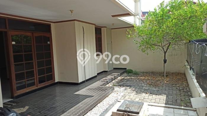 HARGA TERBAIK! Rumah di Waru, 4 KM, Lingkungan Asri, Luas 200m2m² Bangunan 200m2m² HARGA TERBAIK! Rumah di Waru, 4 KM, Lingkungan Asri, Luas 200m2m² Bangunan 200m2m²