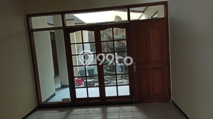 HARGA TERBAIK! Rumah di Waru, 4 KM, Lingkungan Asri, Luas 200m2m² Bangunan 200m2m² HARGA TERBAIK! Rumah di Waru, 4 KM, Lingkungan Asri, Luas 200m2m² Bangunan 200m2m²