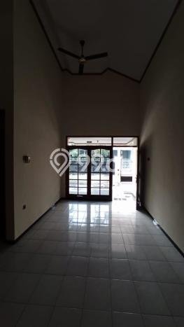 HARGA TERBAIK! Rumah di Waru, 4 KM, Lingkungan Asri, Luas 200m2m² Bangunan 200m2m² HARGA TERBAIK! Rumah di Waru, 4 KM, Lingkungan Asri, Luas 200m2m² Bangunan 200m2m²